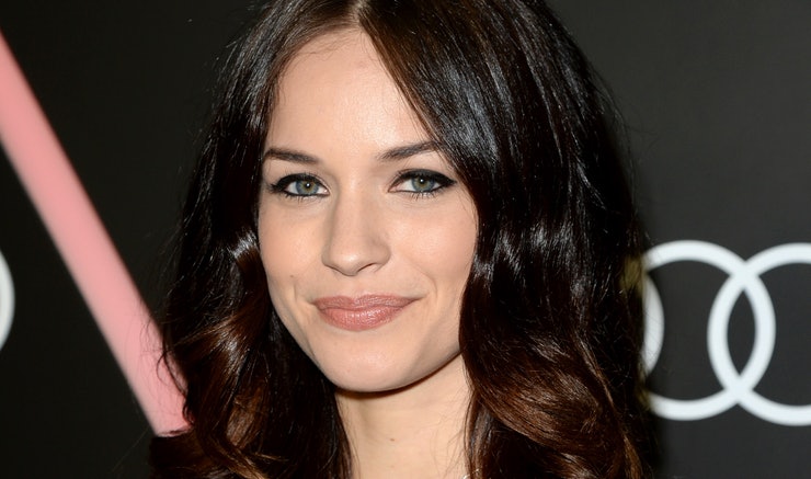 Alexis Knapp Height, Weight, Body Statistics, Net Worth and Husband
