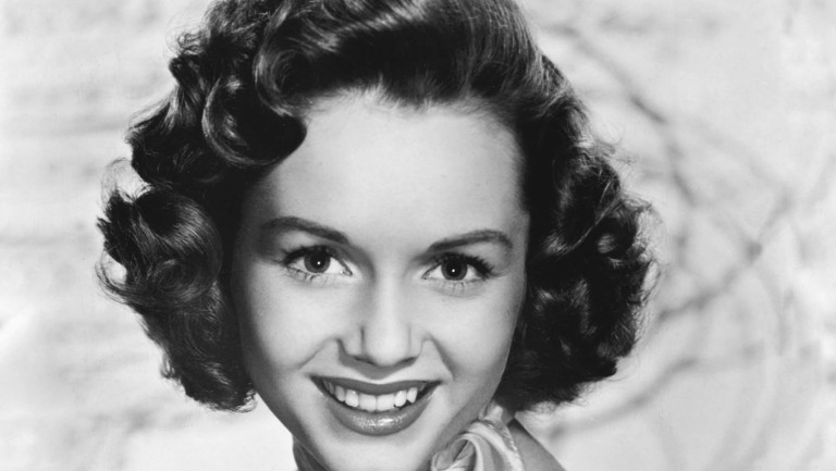 Debbie Reynolds’ Height, Weight, Body Measurements, and Biography