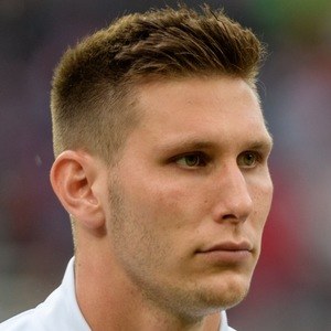 All About Niklas Sule: Height, Weight, Bio, and More