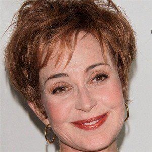 All About Annie Potts: Height, Weight, Bio, and More