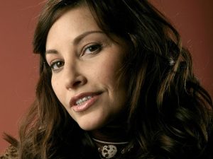 Gina Gershon’s Height, Weight, Body Measurements, Biography
