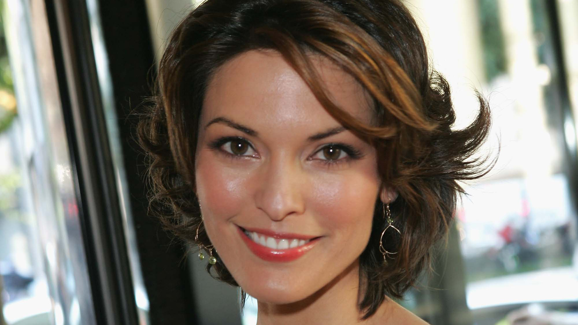 Alana de la Garza