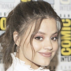 Sarah Jeffery’s Net Worth and Body Measurements: Height, Bra Size, and More